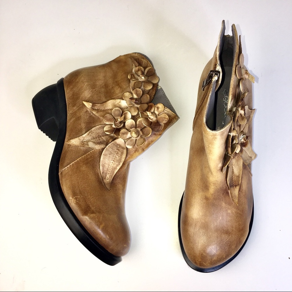 SOCOFY Handmade Leather Flowers Ankle Boots New 39/8